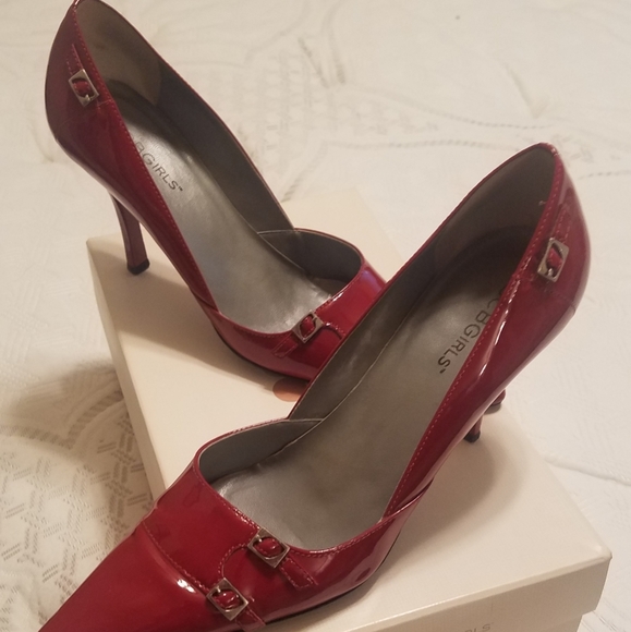 Heels - Picture 2 of 2